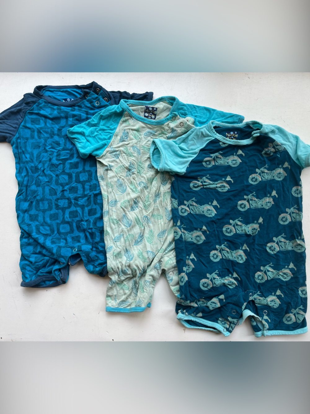 Bamboo Kickee Pants Short-Sleeve Romper Set in Teal & Blue